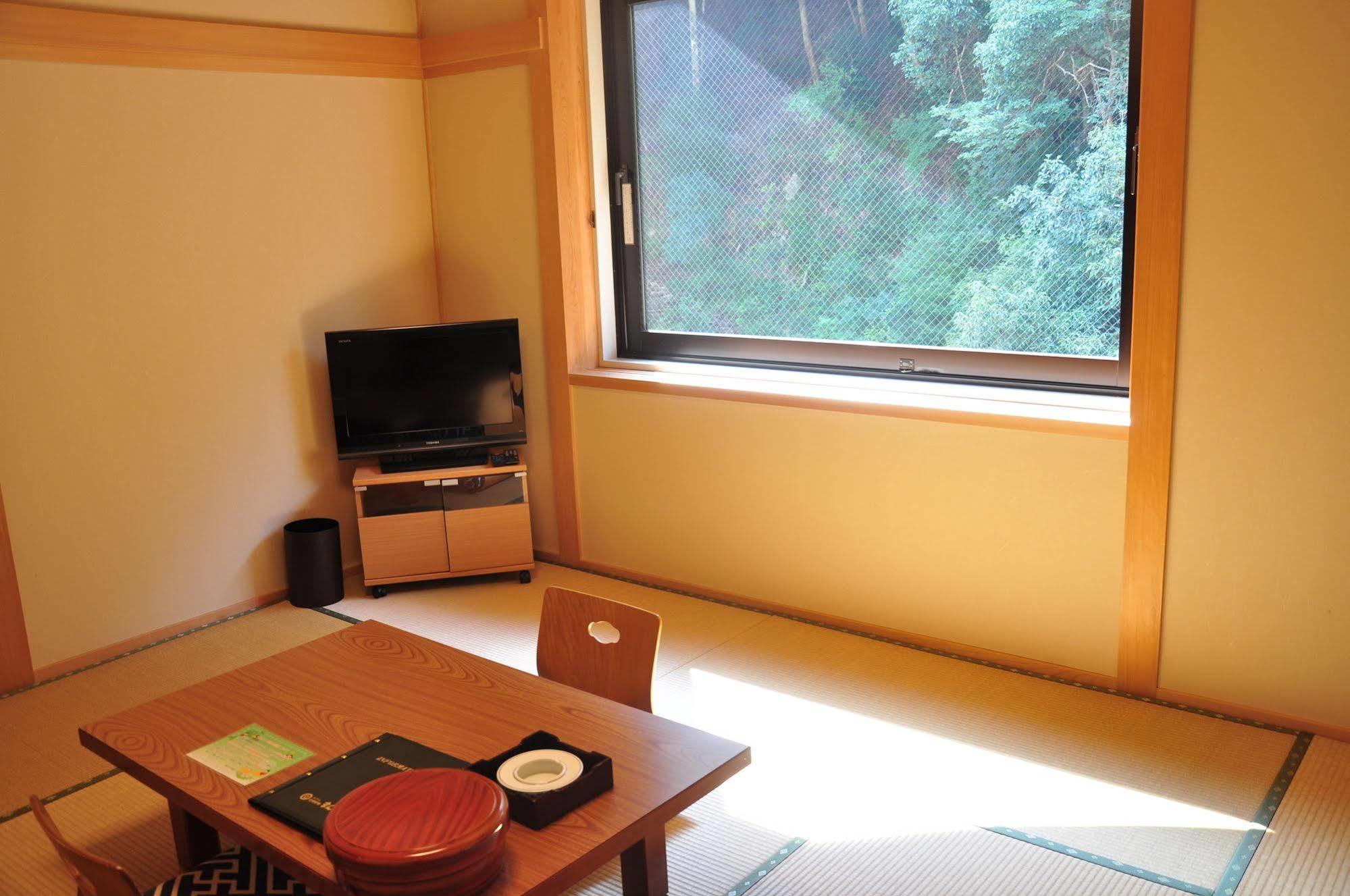 Obokekyo Mannaka Hotell Miyoshi  Eksteriør bilde